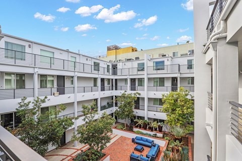 Entertainment Area of Courtyard in Glendale Apartment Building