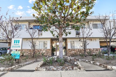1671 Colby Ave. 1-3 Beds Apartment for Rent - Photo Gallery 1