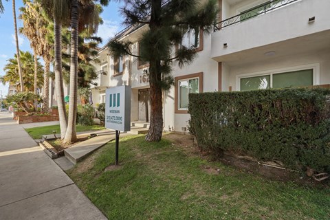 Wiseman at 1624 Federal Ave Exterior