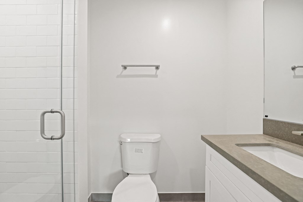 Apartment with Full-Size Bathroom