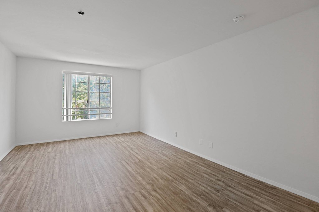 West LA apartment with large bedrooms