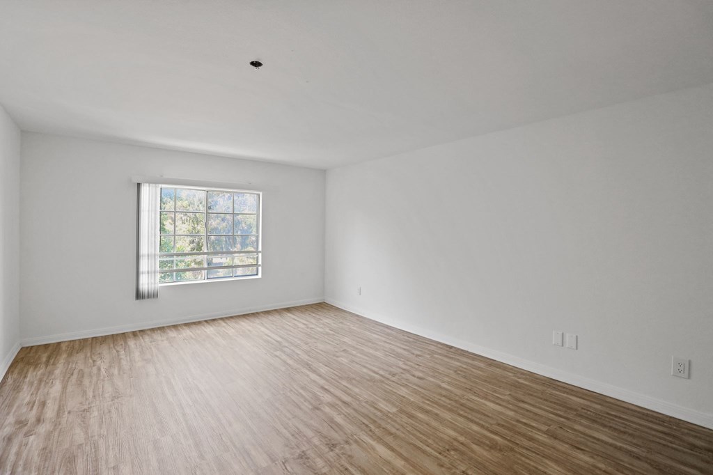 West LA apartments with large bedrooms