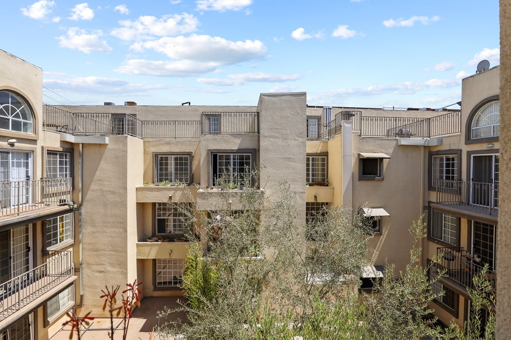 West LA Apartments for Lease