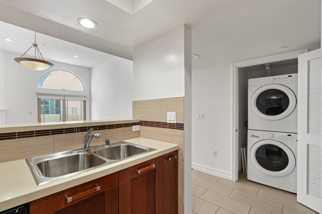 Open-Concept Kitchen and Dining Area