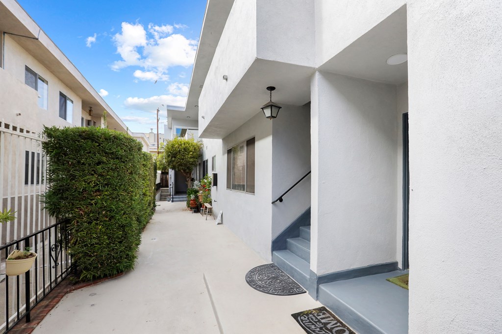 Side Entrance to Kiowa Stone by WIseman