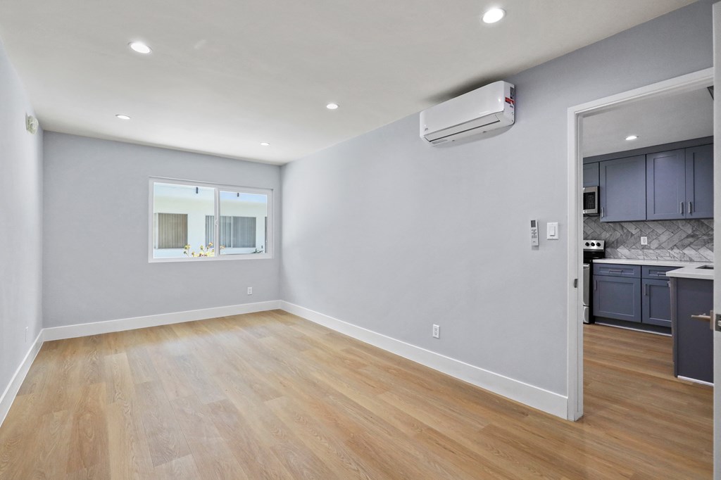 Large-Size Bedroom with Windows, and Vinyl Flooring