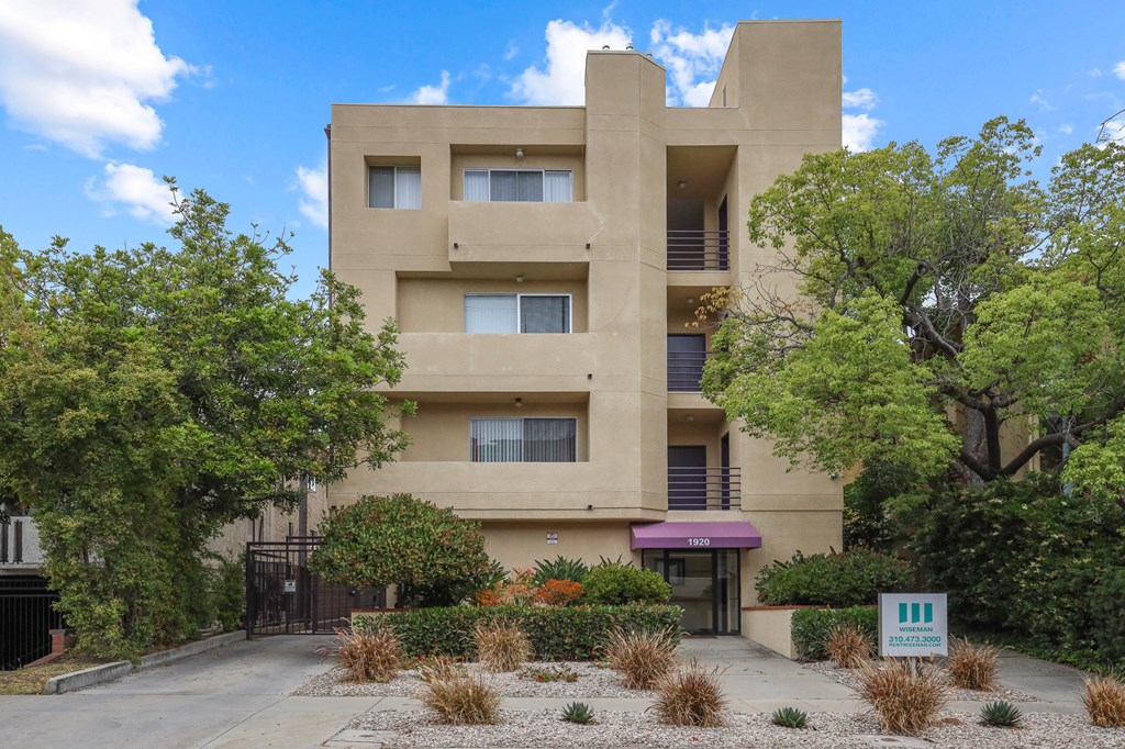 Exterior of Overland Century by WIseman