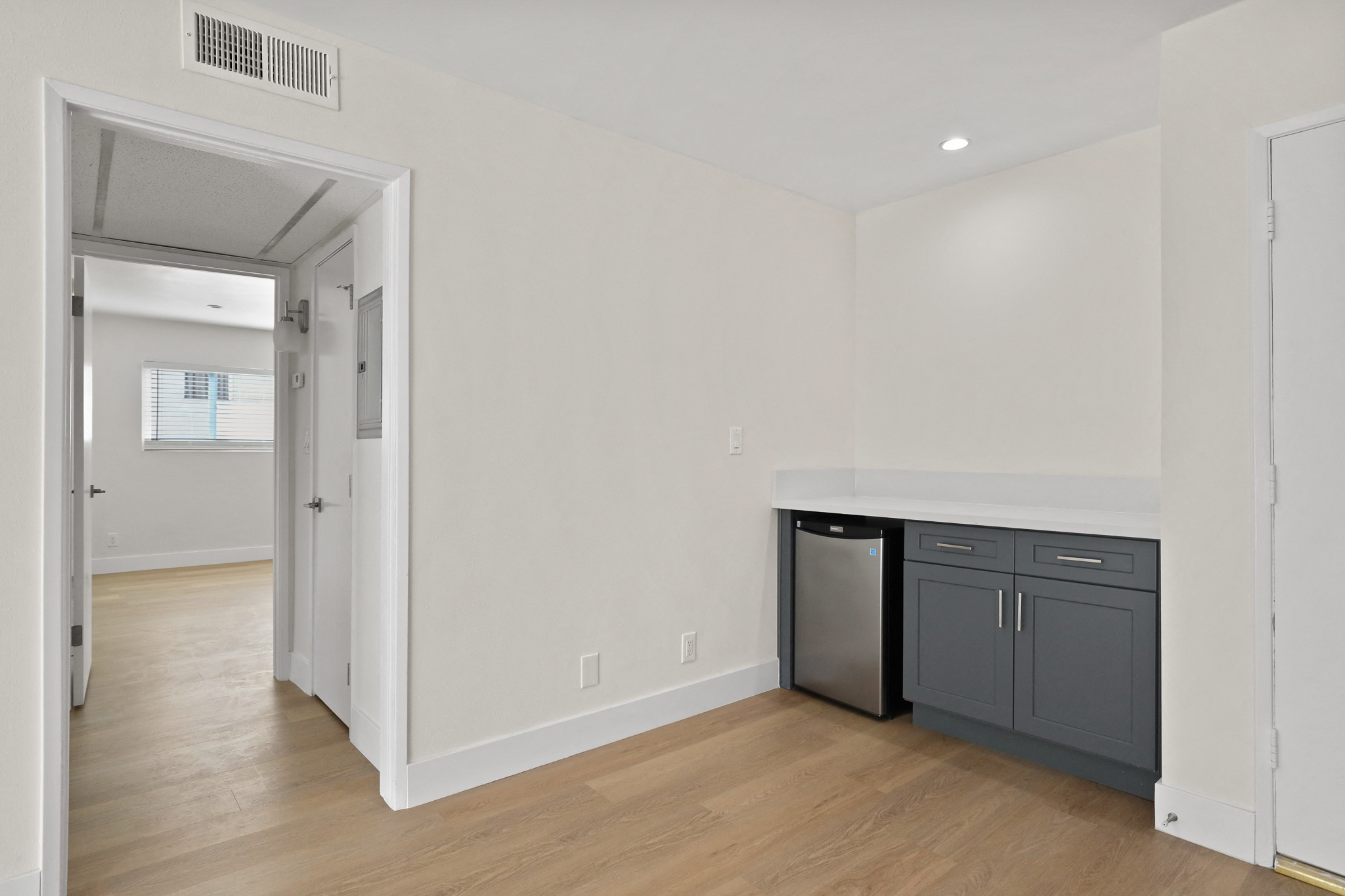 Mini-Bar Area in Open-Concept Kitchen and Dining Area