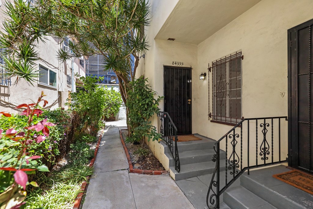 Blackburn Grove Exterior Side View Landscape