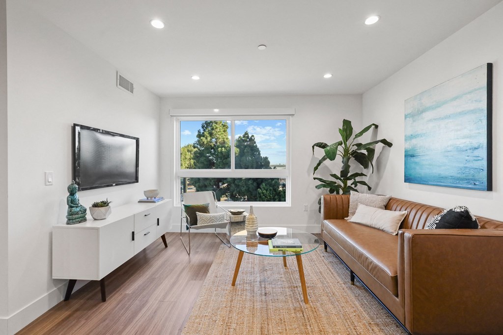 West LA Apartment with 1,2, and 3 Bedrooms
