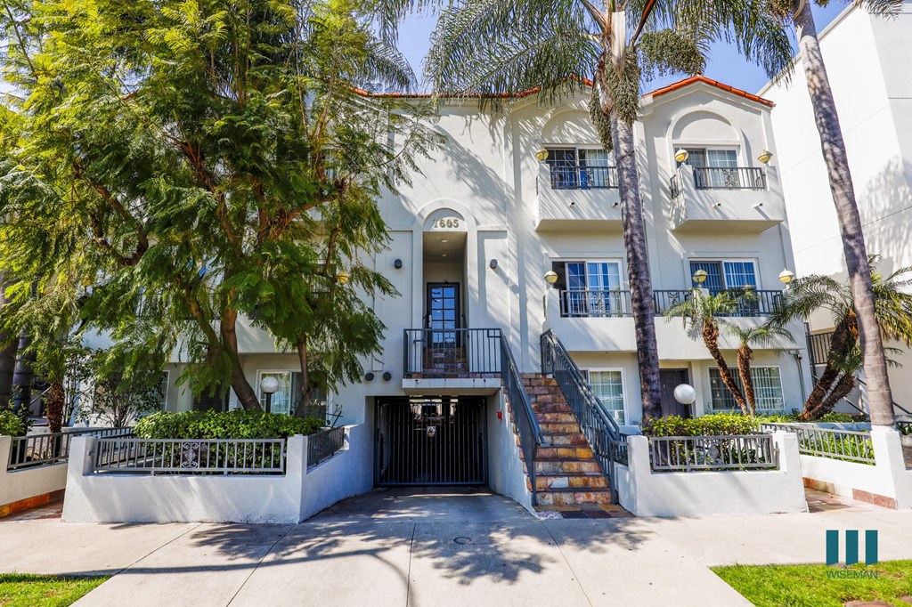 Front Exterior of Stoner Homes by Wiseman