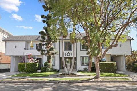 Exterior of Federal Bedrock by Wiseman