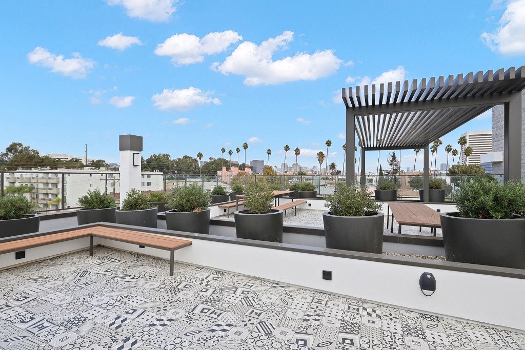 West LA apartment building with rooftop deck