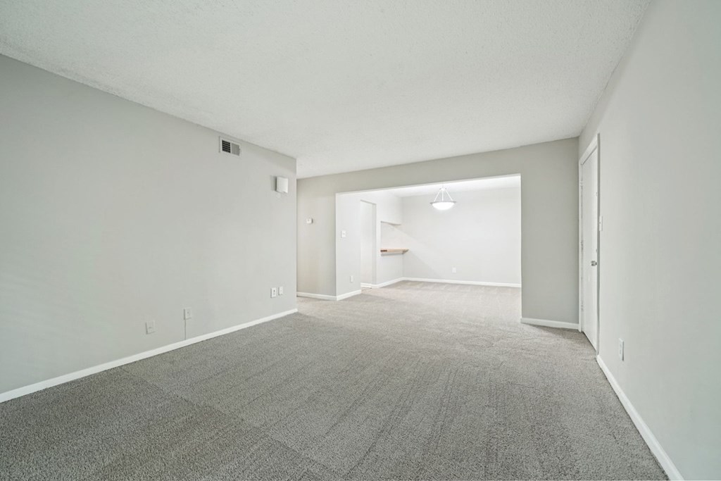 Spacious Living Area at Hills at Hoover Apartments, Hoover, AL
