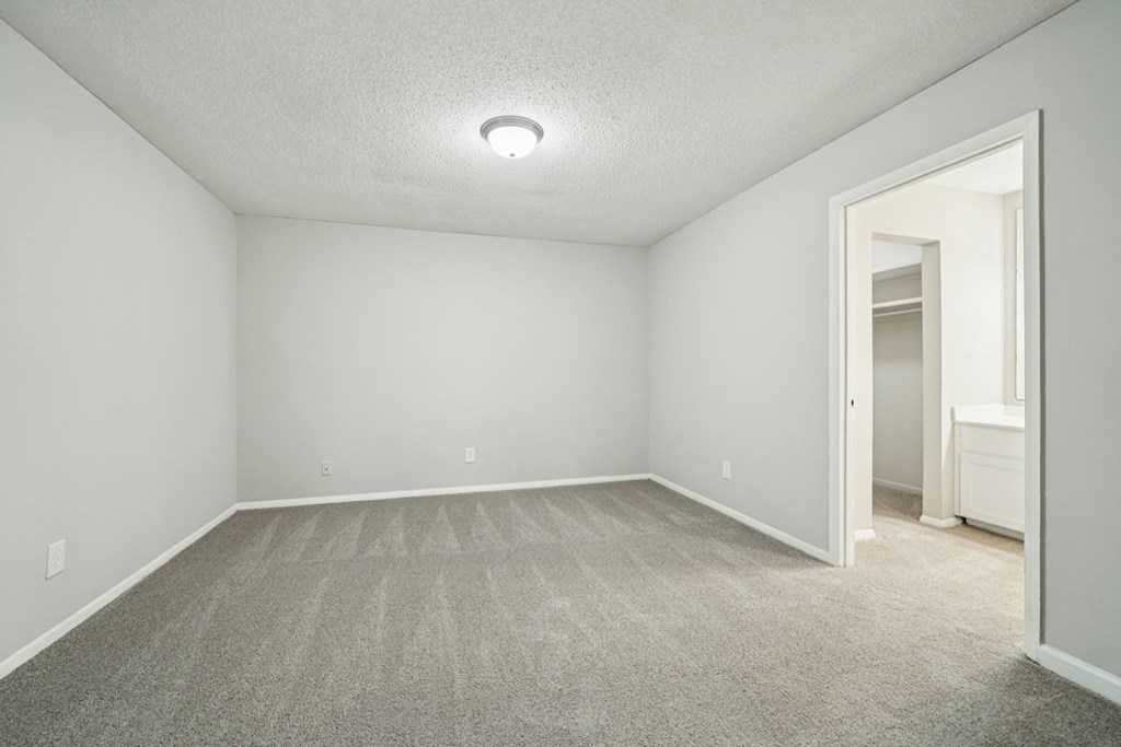 Vacant Bedroom at Hills at Hoover Apartments, Alabama, 35216