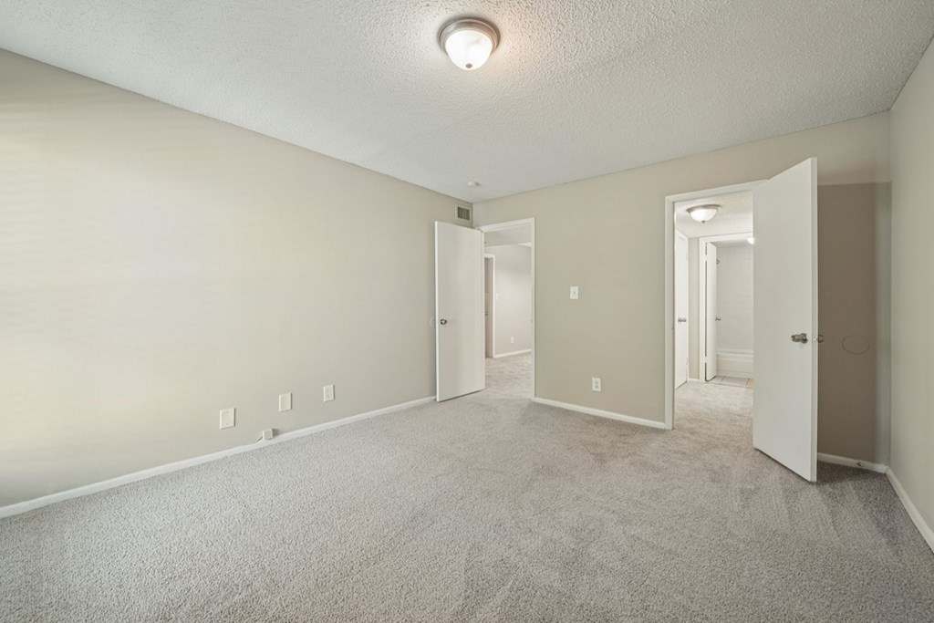 Plush Carpeting at Hills at Hoover Apartments, Hoover Alabama