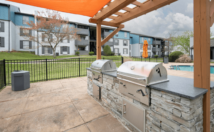 our apartments offer a clubhouse with a swimming pool at Crestwood Green, LLC, Alabama