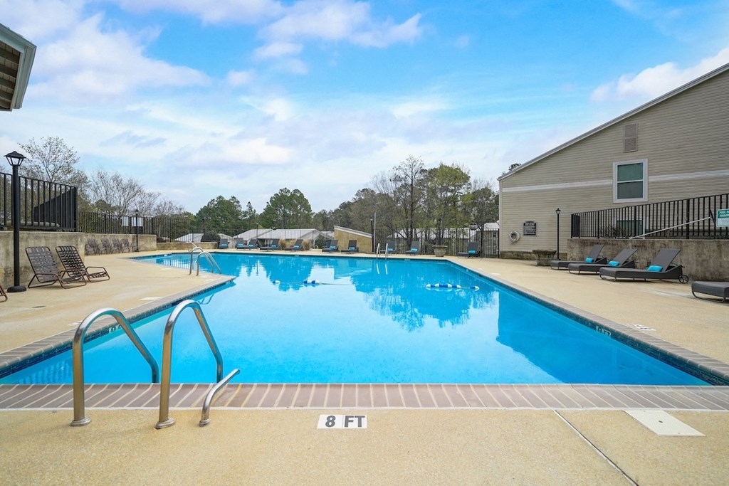Resort Style Pool at Hills at Hoover Apartments, Hoover
