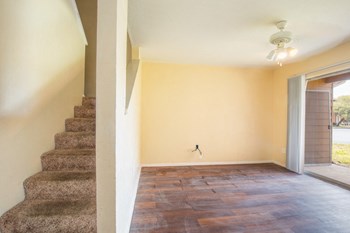 4255 Barwood Way 1-3 Beds Apartment for Rent - Photo Gallery 7