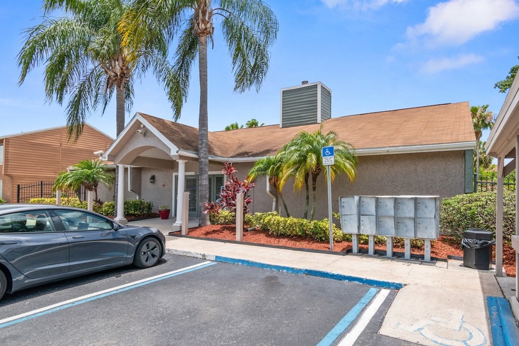 regular and handicapped parking at Winford Place Apartments in Orlando