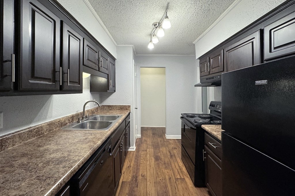 the preserve at ballantyne commons apartment kitchen the preserve at ballantyne commons apartment kitchen at Ascot Place Apartments, Birmingham, 35235