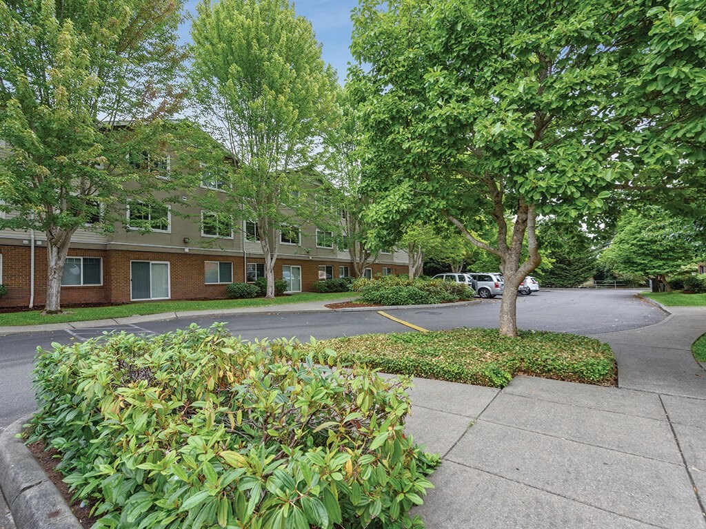 Front exterior view at Lakewood Meadows in Lakewood, WA