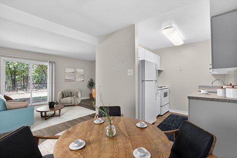 Dining room area at Brentwood Apartments In Manassa VA