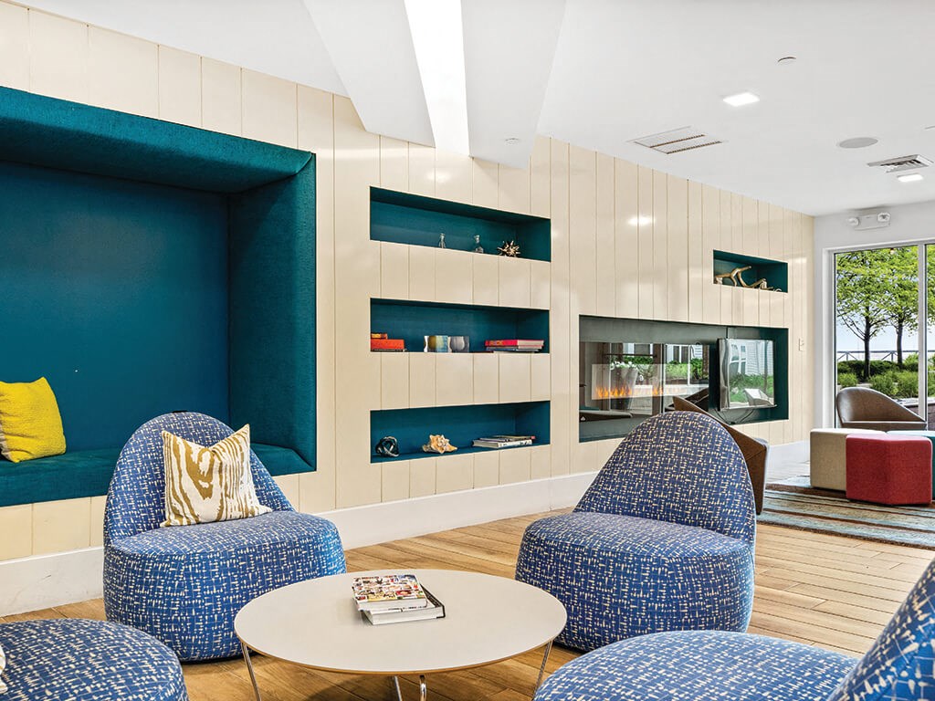 Common area at Axis Admirals Hill Apartments in Chelsea MA