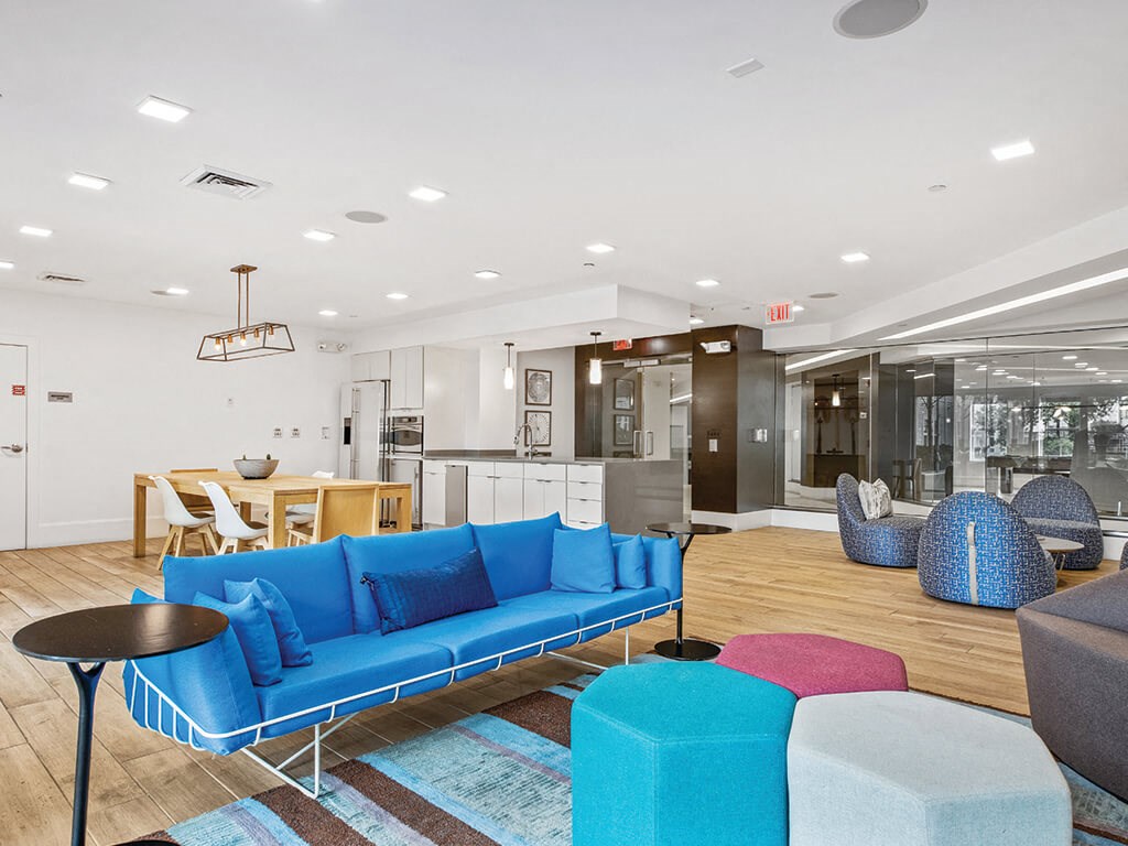 Common room at Axis Admirals Hill Apartments in Chelsea MA