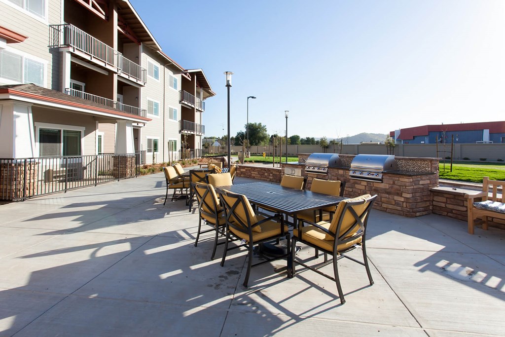 The Lodge At Morgan Hill Apartments