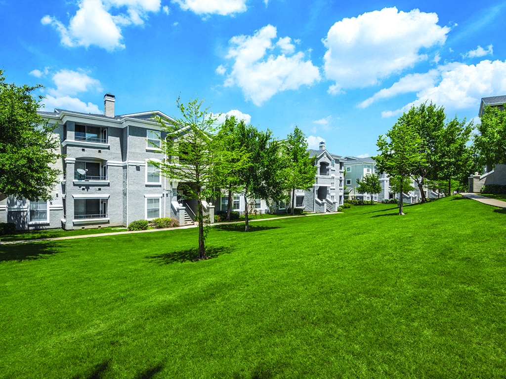 Building exterior at Kensley Apartment Homes
