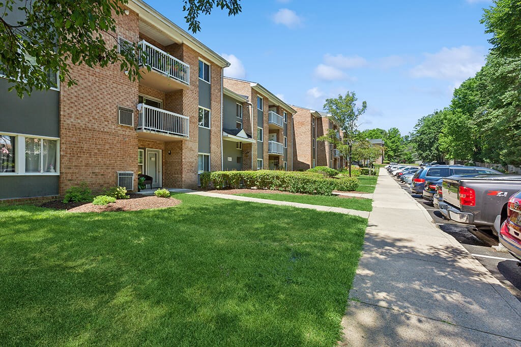 Lawn and walkway at Parklane Apartments in Gaithersburg MD