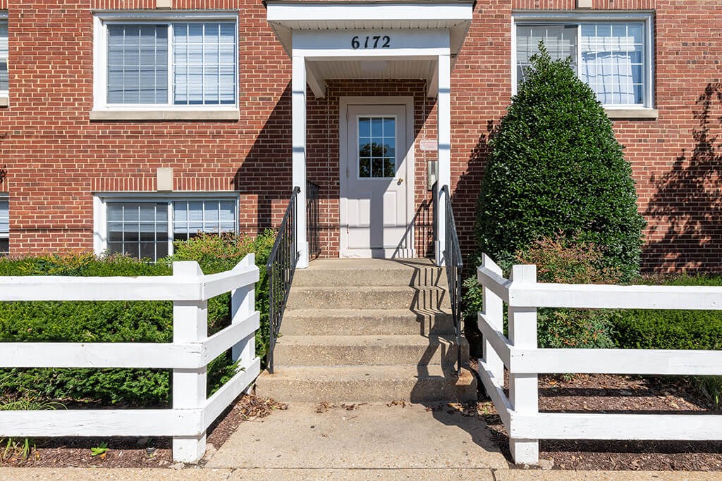 Building entrance at Patrick Henry Apartments in Arlington, VA