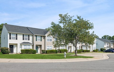Building exterior at Broadwater Townhomes in Chester VA