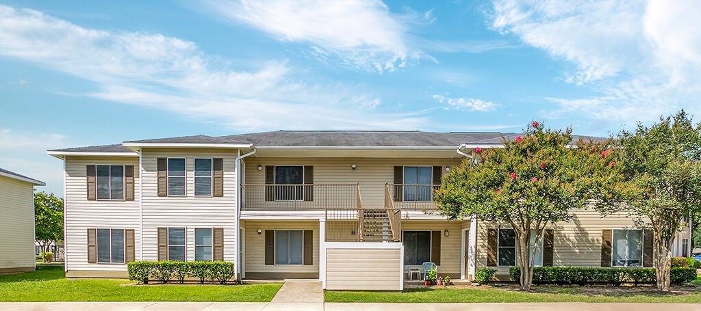 Building exteriors at Paradise Oaks apartments in Austin TX