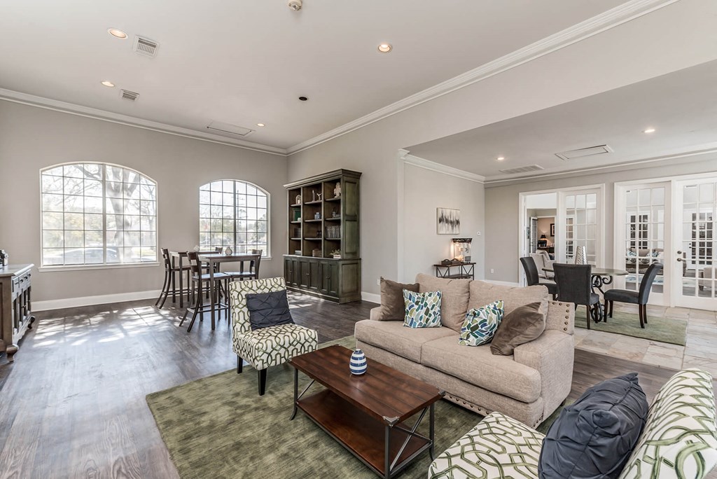 ClubHouse seating at Hollow Creek in Conroe TX