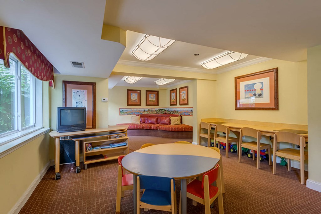 Clubroom at Leesburg Apartments in Leesburg VA