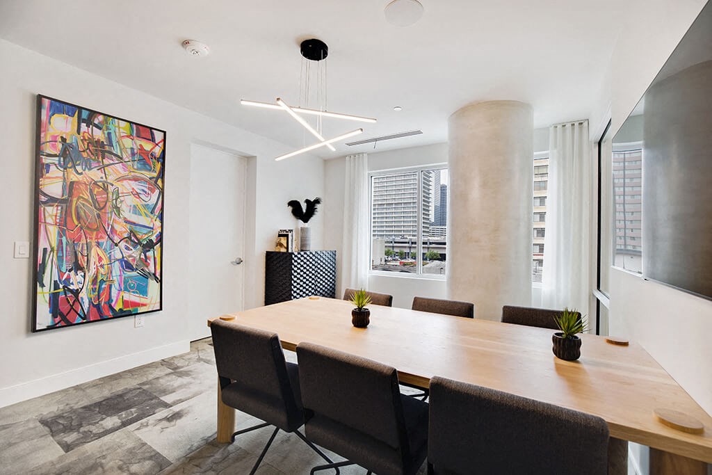 Co Working Lounge Meeting Room at 1810 Main Apartments in Houston TX