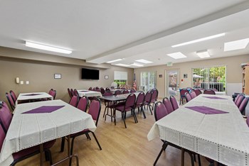 Community room at Woodrose Apartments in Bellingham WA - Photo Gallery 5