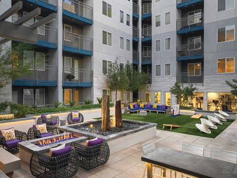 Courtyard fire lounge at Norte Town Lake Apartments in Tempe Arizona