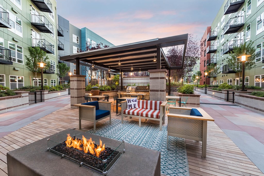 Courtyard Fire Table at Dusk at North at Totem Lake Apartments in Kirkland WA