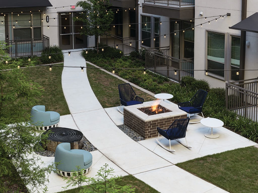 Courtyard firepit at Jada Legacy Central Apartments in Plano TX