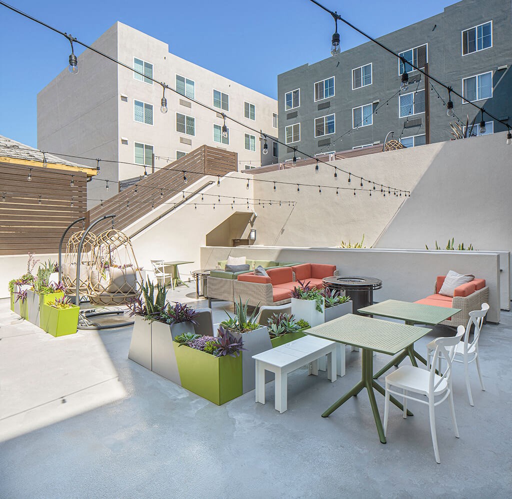 Courtyard Lower Level at il Palazzo Apartments in San Diego CA