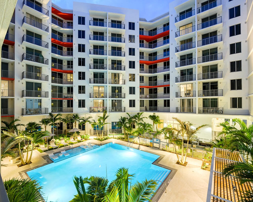 Courtyard at Treo Apartments in Fort Lauderdale FL