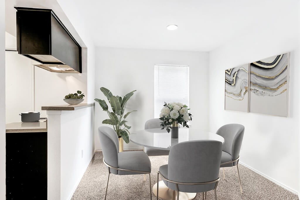 Dining area at Landmark at Wynton Pointe Apartment Homes in Nashville TN