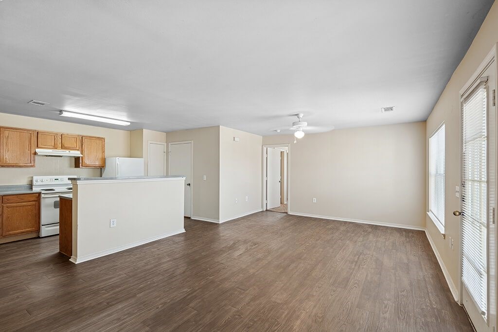 Dining room and kitchen at Ironwood Crossing Apartments and Townhomes in Fort Worth TX