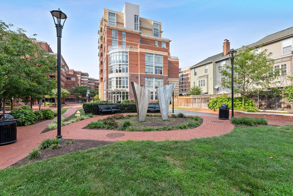 Green courtyard at Bradley Braddock Road Station Apartments in Alexandria VA