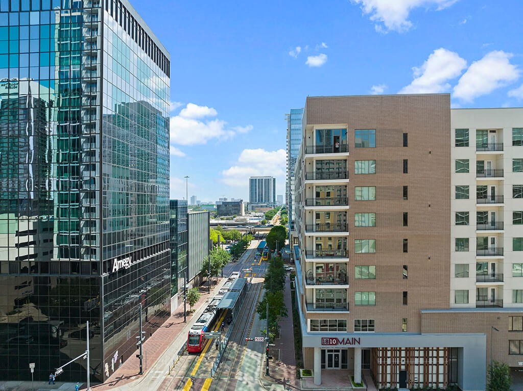 Exterior Building Main Street and Jefferson with Amergy Building at 1810 Main Apartments in Houston TX