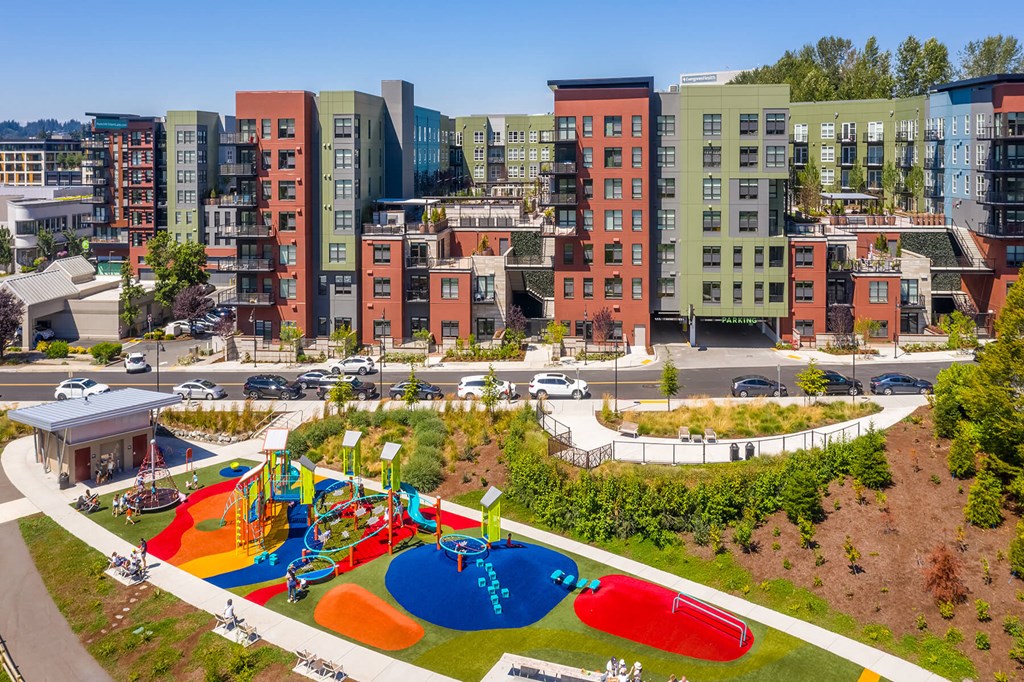 Building Side Park at Aspect at Totem Lake Apartments in Kirkland WA
