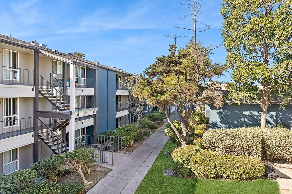 Exterior Building and Landscape at The Stratton Apartment Homes in San Diego CA